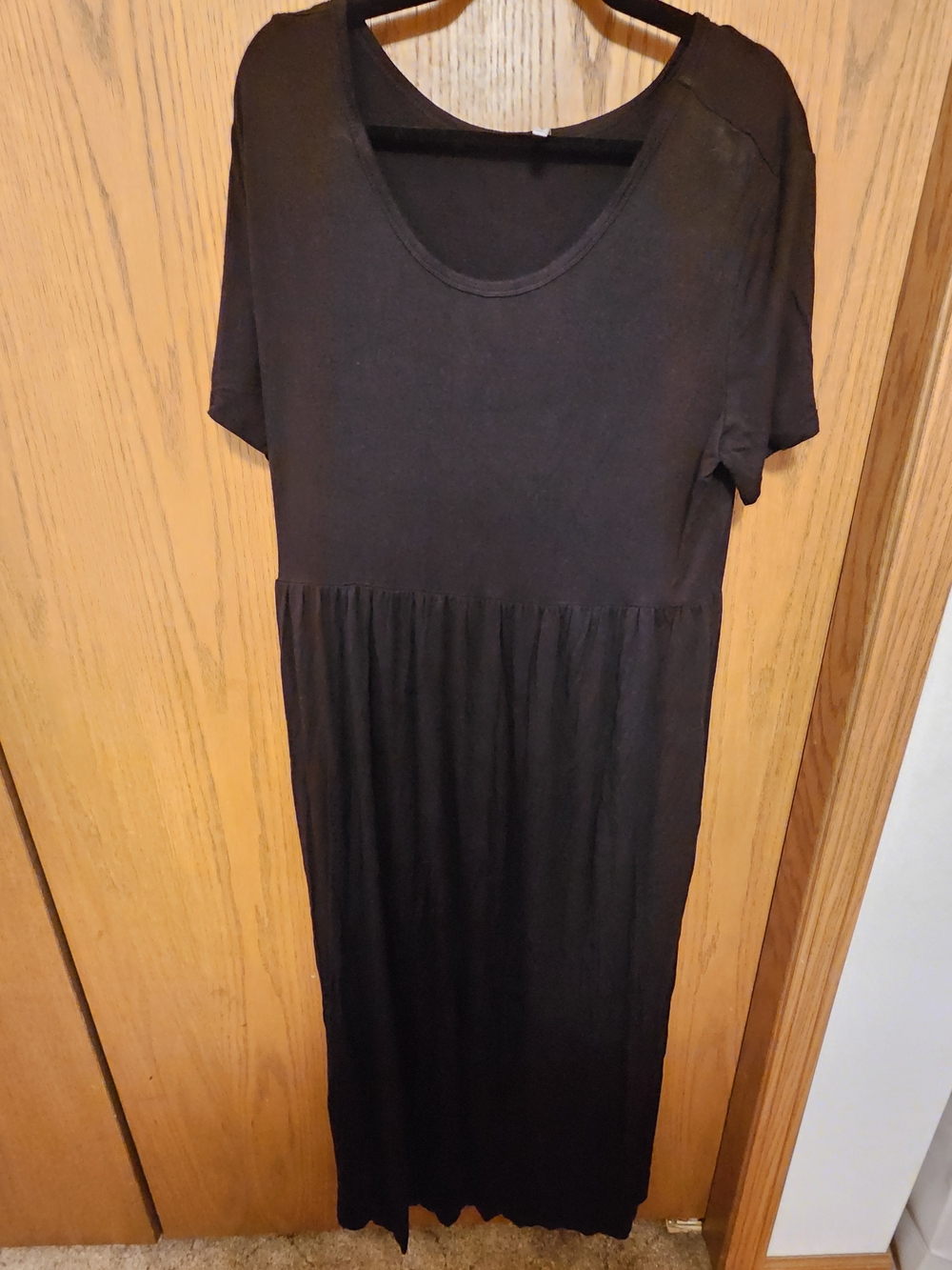 Black Short-Sleeve Maxi Dress with Gathered Waist